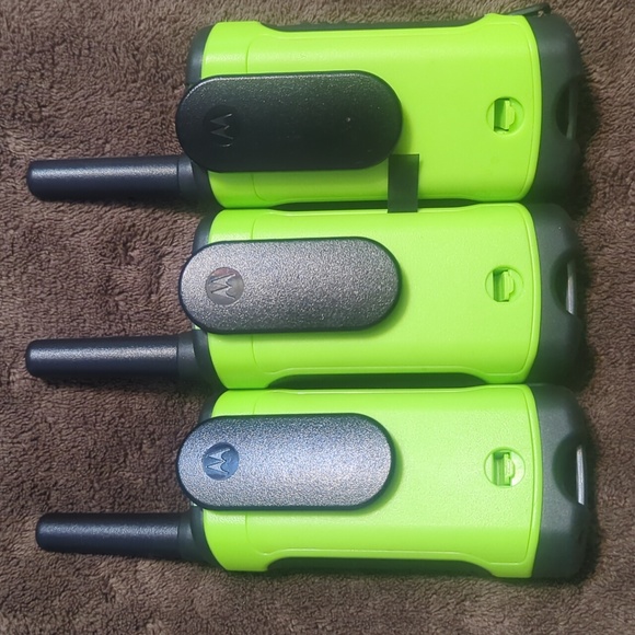Pack of 3 MOTOROLA lime green Walkie Talkies. Brand New 🆕 w/o box 🚫📦 - Picture 4 of 8